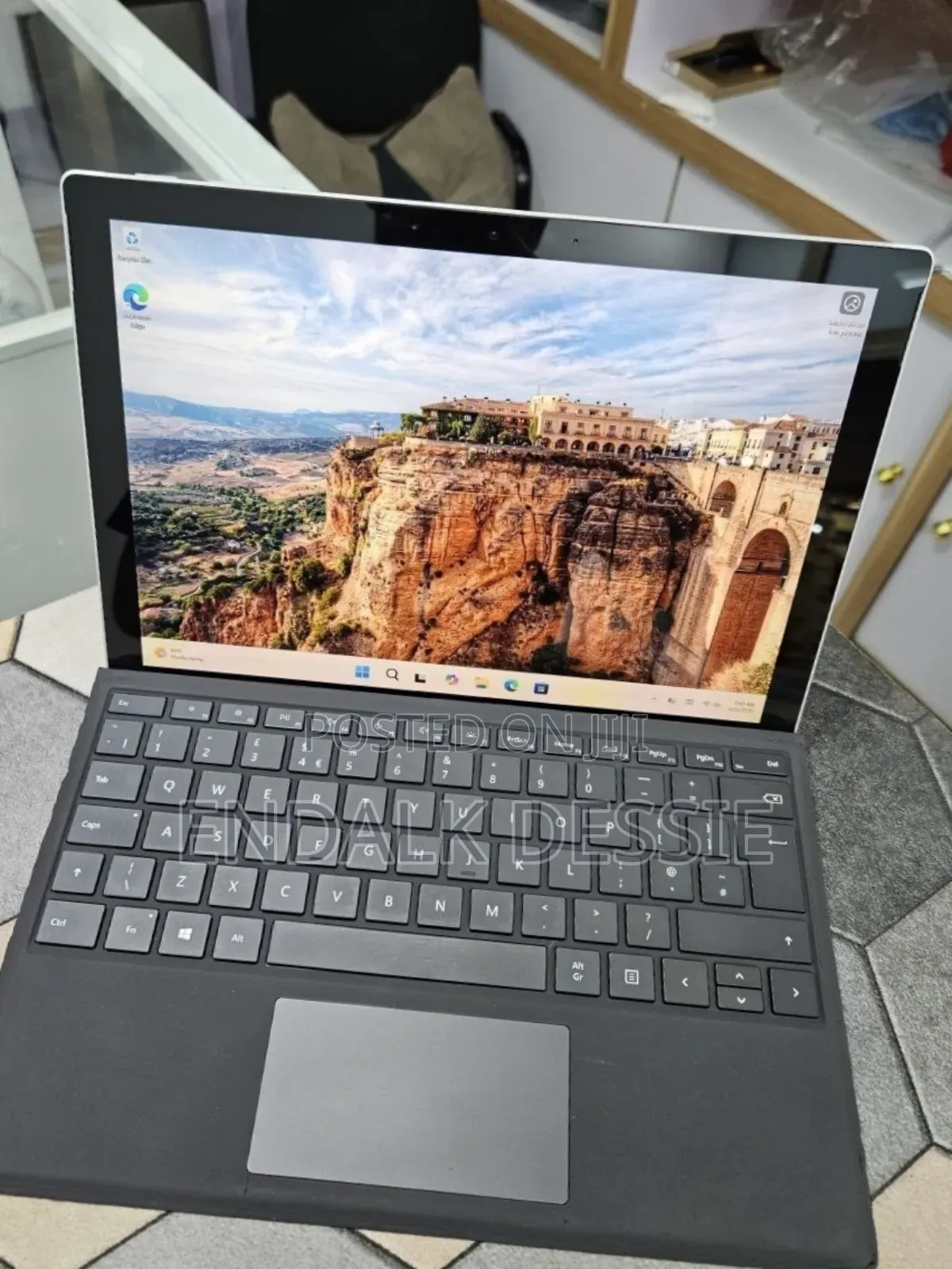 New Laptop Microsoft Surface Pro 7 16GB Intel Core i7 SSD 256GB