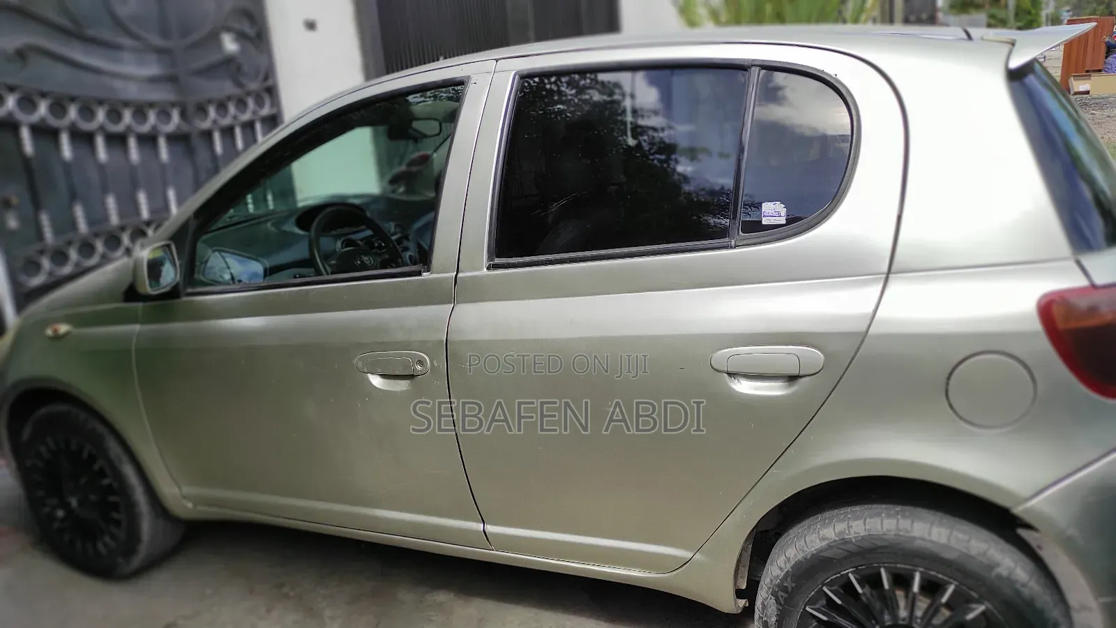 Toyota Vitz 1.3 FWD 3dr 2003 Silver