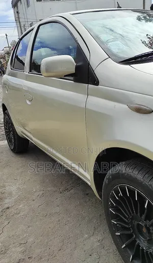 Toyota Vitz 1.3 FWD 3dr 2003 Silver