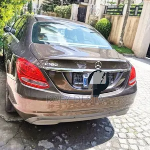 Mercedes-Benz C180 2014 Brown