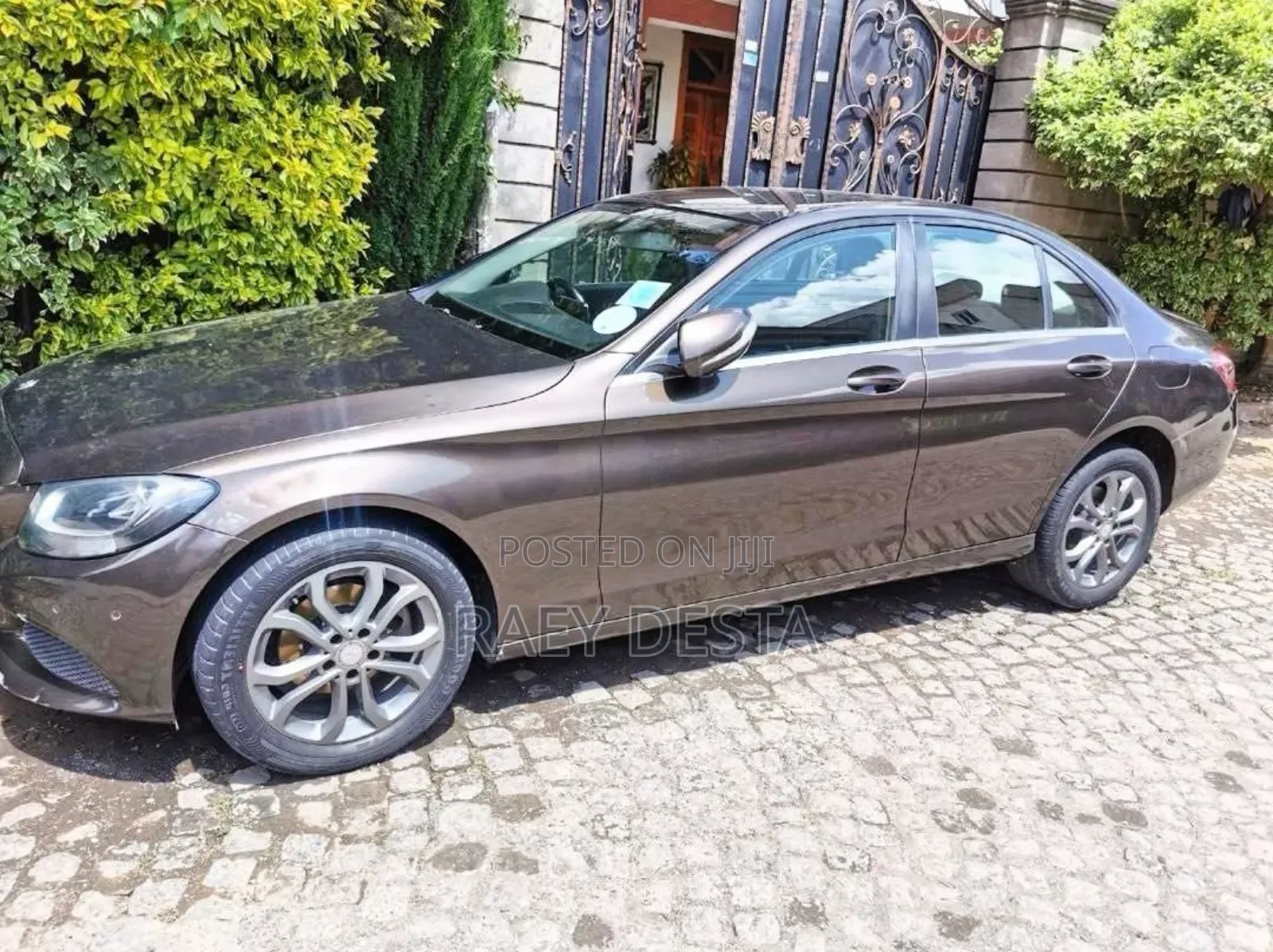 Mercedes-Benz C180 2014 Brown