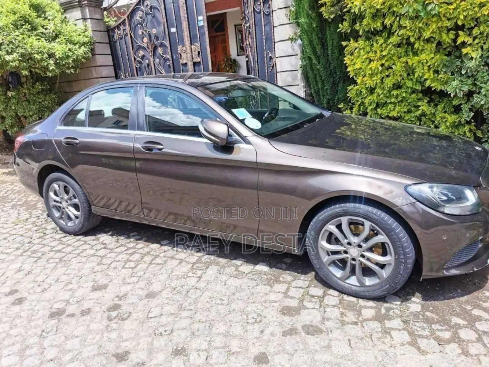 Mercedes-Benz C180 2014 Brown