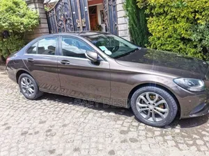 Mercedes-Benz C180 2014 Brown