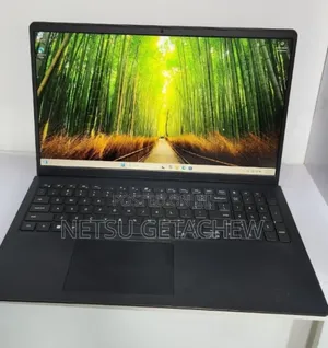 New Laptop Dell Inspiron 15 8GB Intel Core i5 SSD 256GB