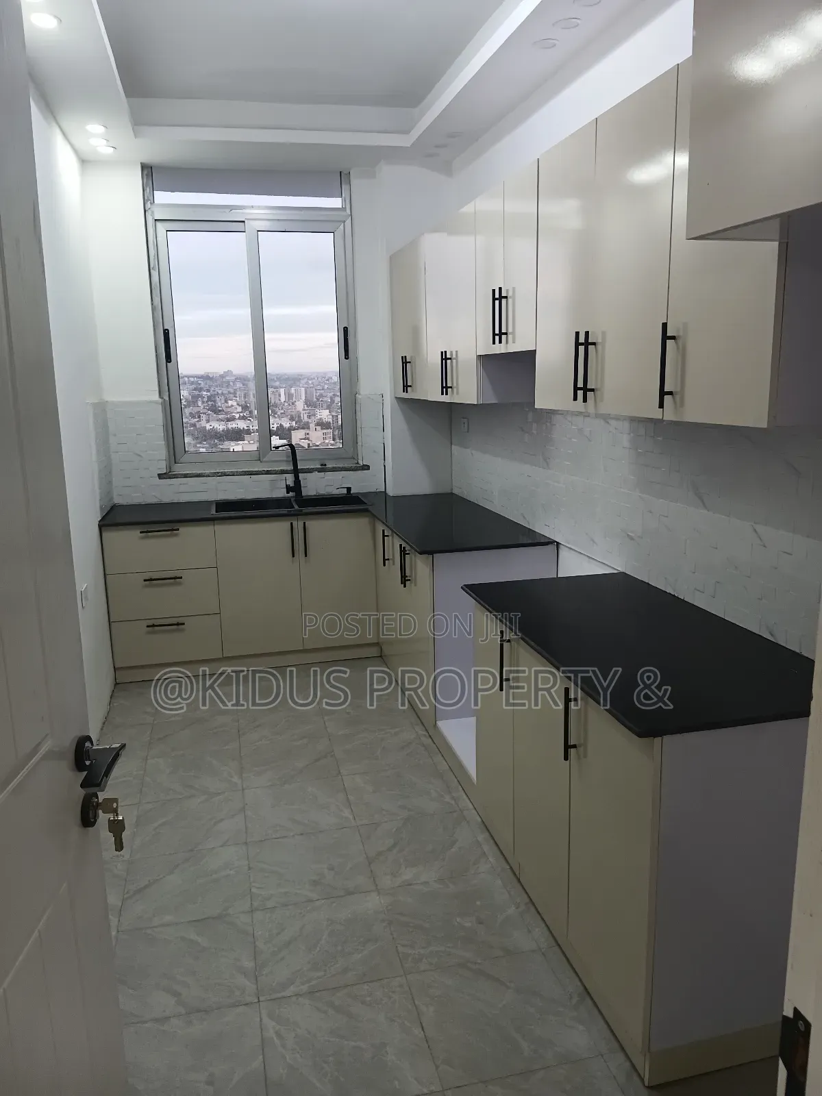 3bdrm Apartment in Jemo 1, Nifas Silk-Lafto for rent