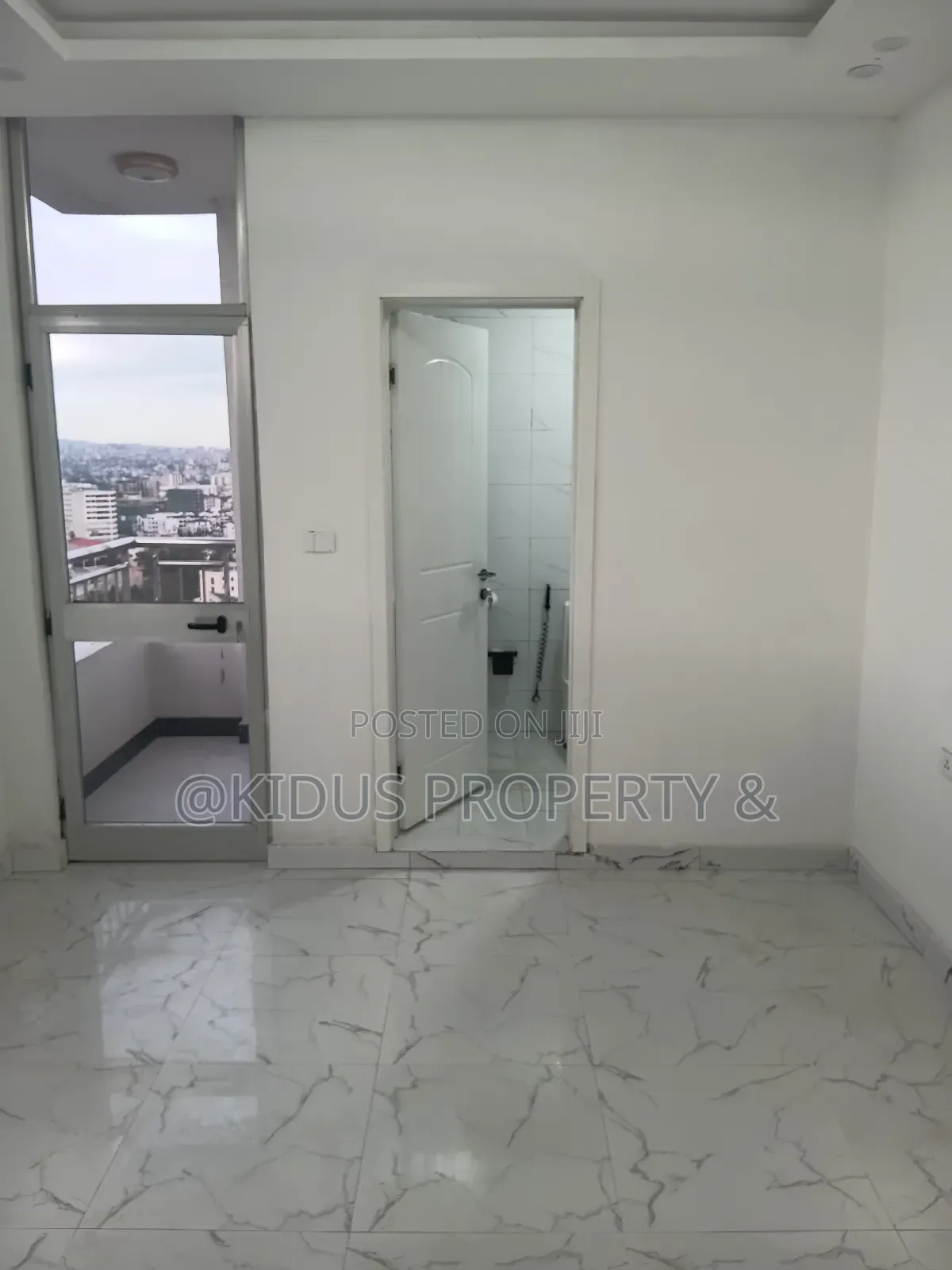 3bdrm Apartment in Jemo 1, Nifas Silk-Lafto for rent