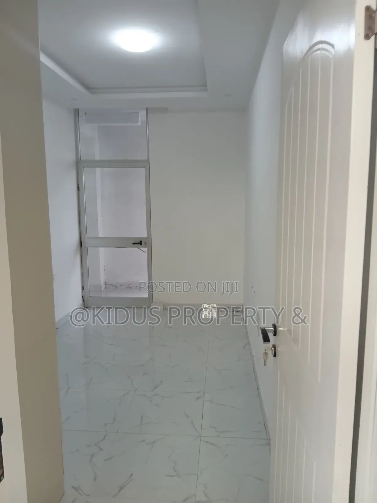 3bdrm Apartment in Jemo 1, Nifas Silk-Lafto for rent