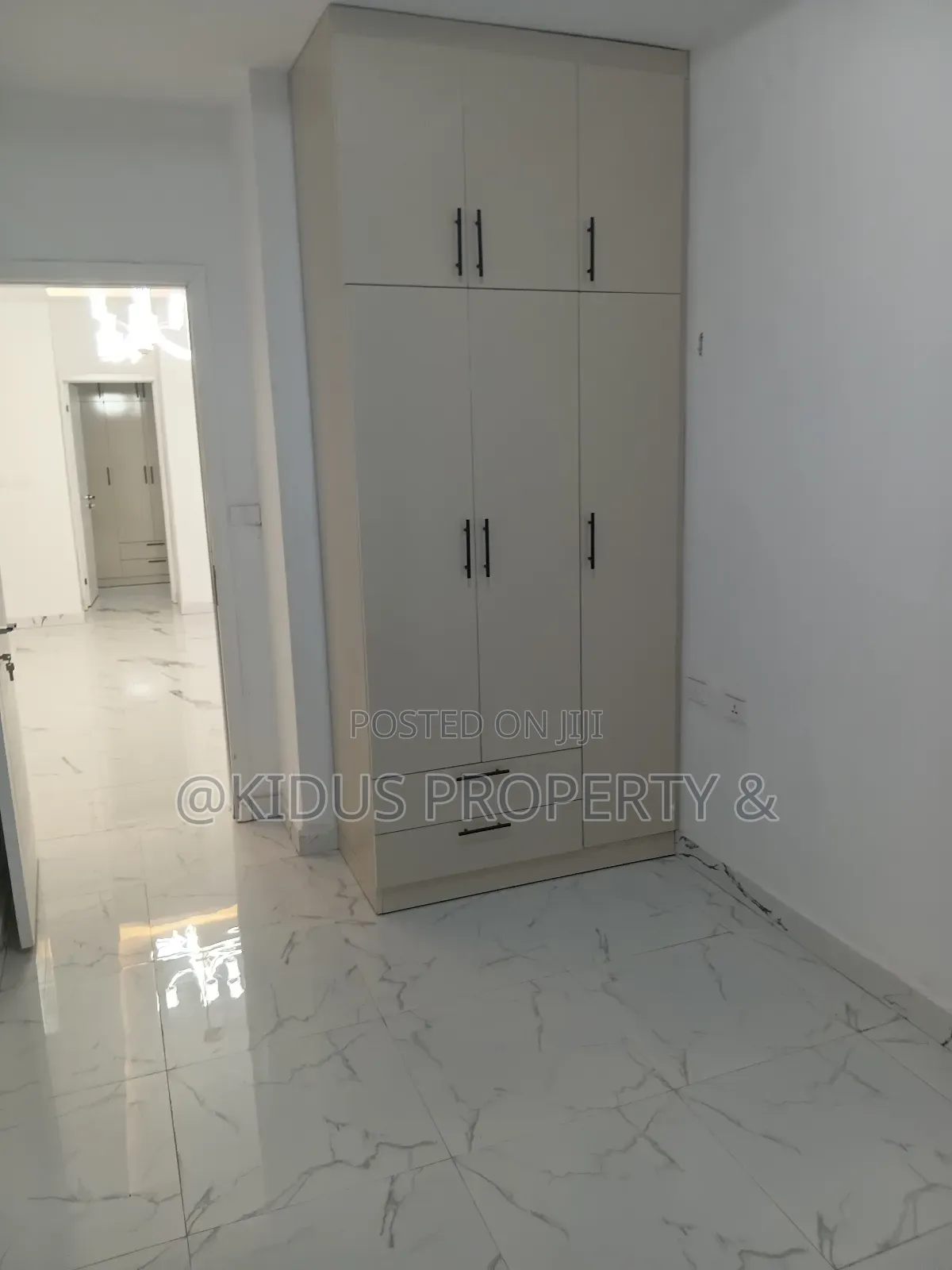 3bdrm Apartment in Jemo 1, Nifas Silk-Lafto for rent