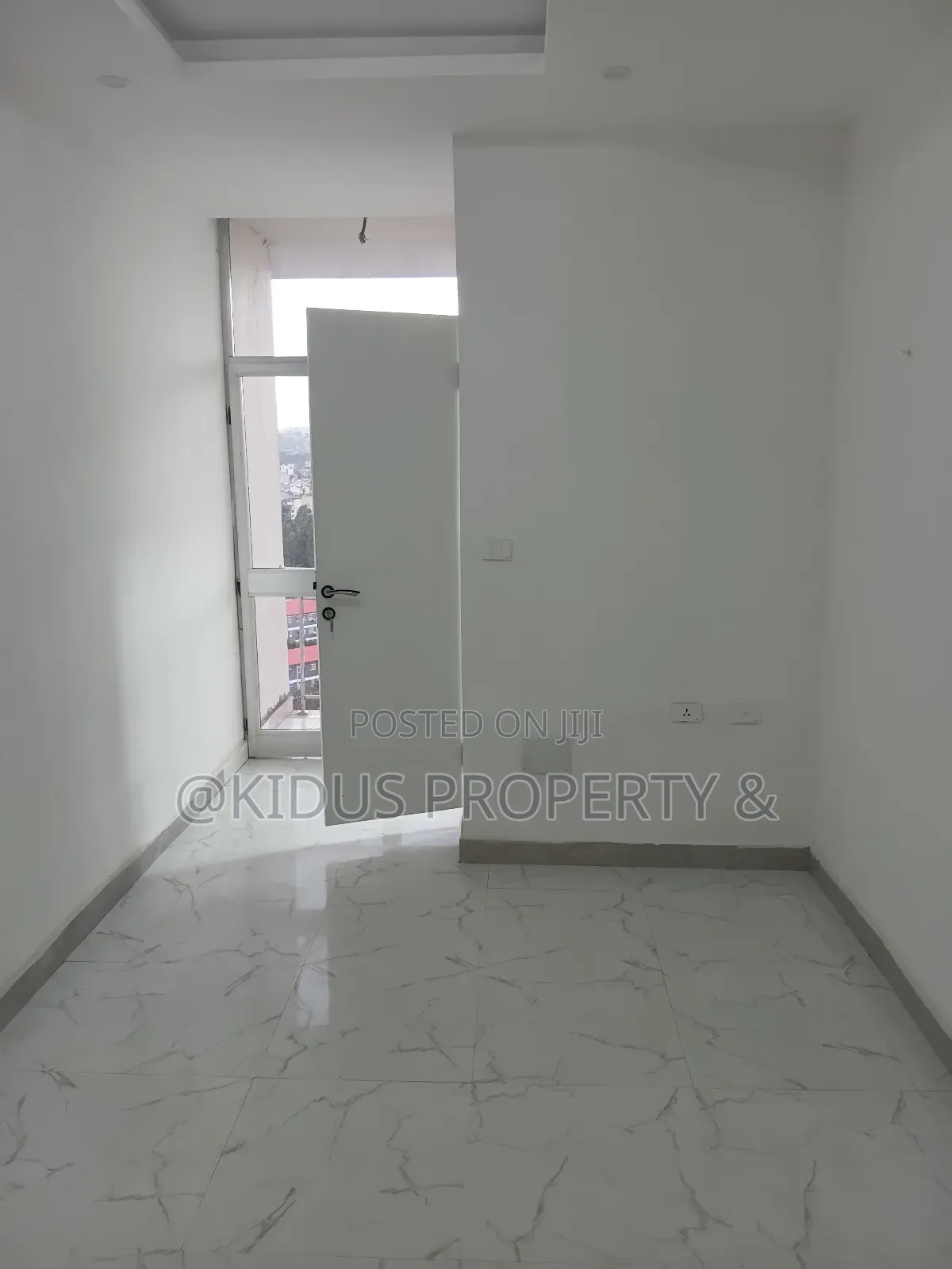 3bdrm Apartment in Jemo 1, Nifas Silk-Lafto for rent