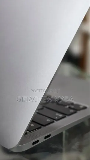 New Laptop Apple MacBook Air 2020 M1 8GB Apple M1 SSD 256GB