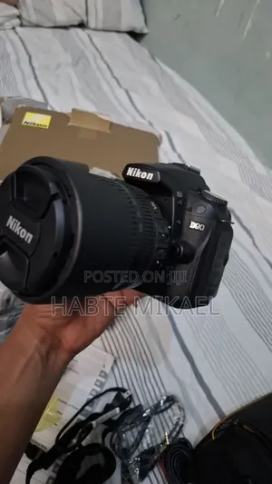 Nikon D90 Brand New 18-135 Lens