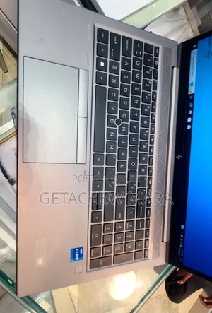 New Laptop HP ZBook 17 16GB Intel Core i7 SSD 512GB
