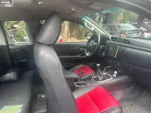 Toyota Hilux 2017 Black