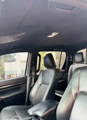 Toyota Hilux 2020 Ivory