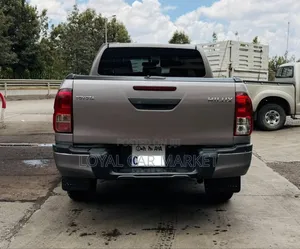 Toyota Hilux 2020 Ivory
