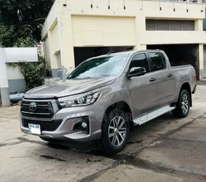 Toyota Hilux 2020 Ivory
