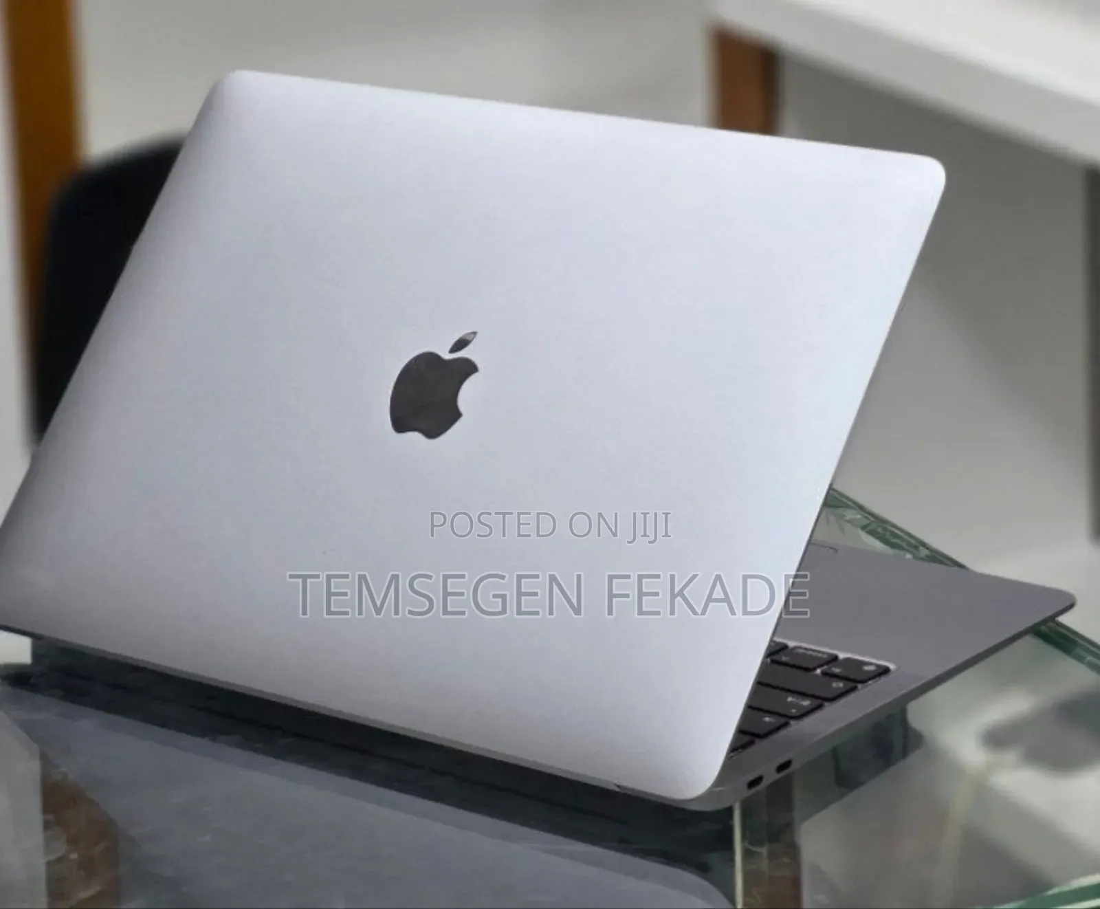 New Laptop Apple MacBook Air 2020 8GB Apple M1 SSD 256GB