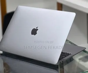 New Laptop Apple MacBook Air 2020 8GB Apple M1 SSD 256GB