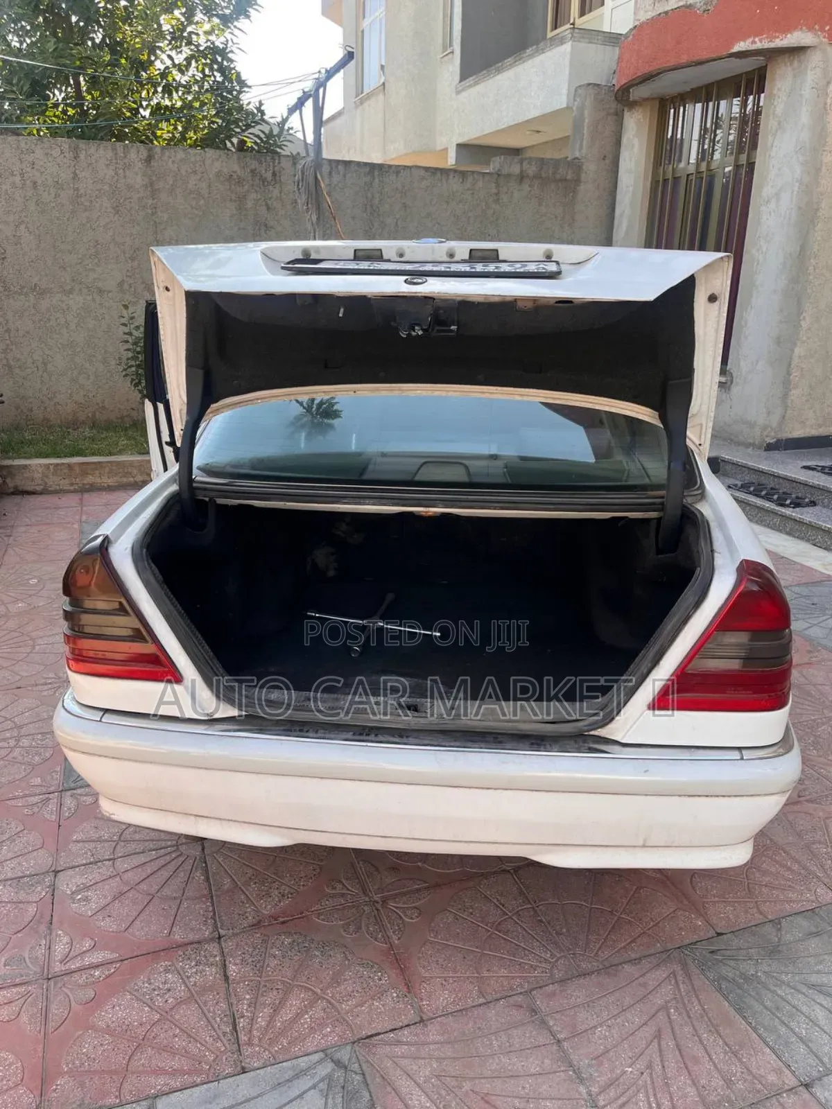 Mercedes-Benz C200 1999 White