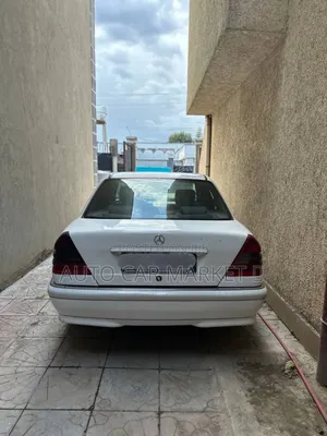 Mercedes-Benz C200 1999 White