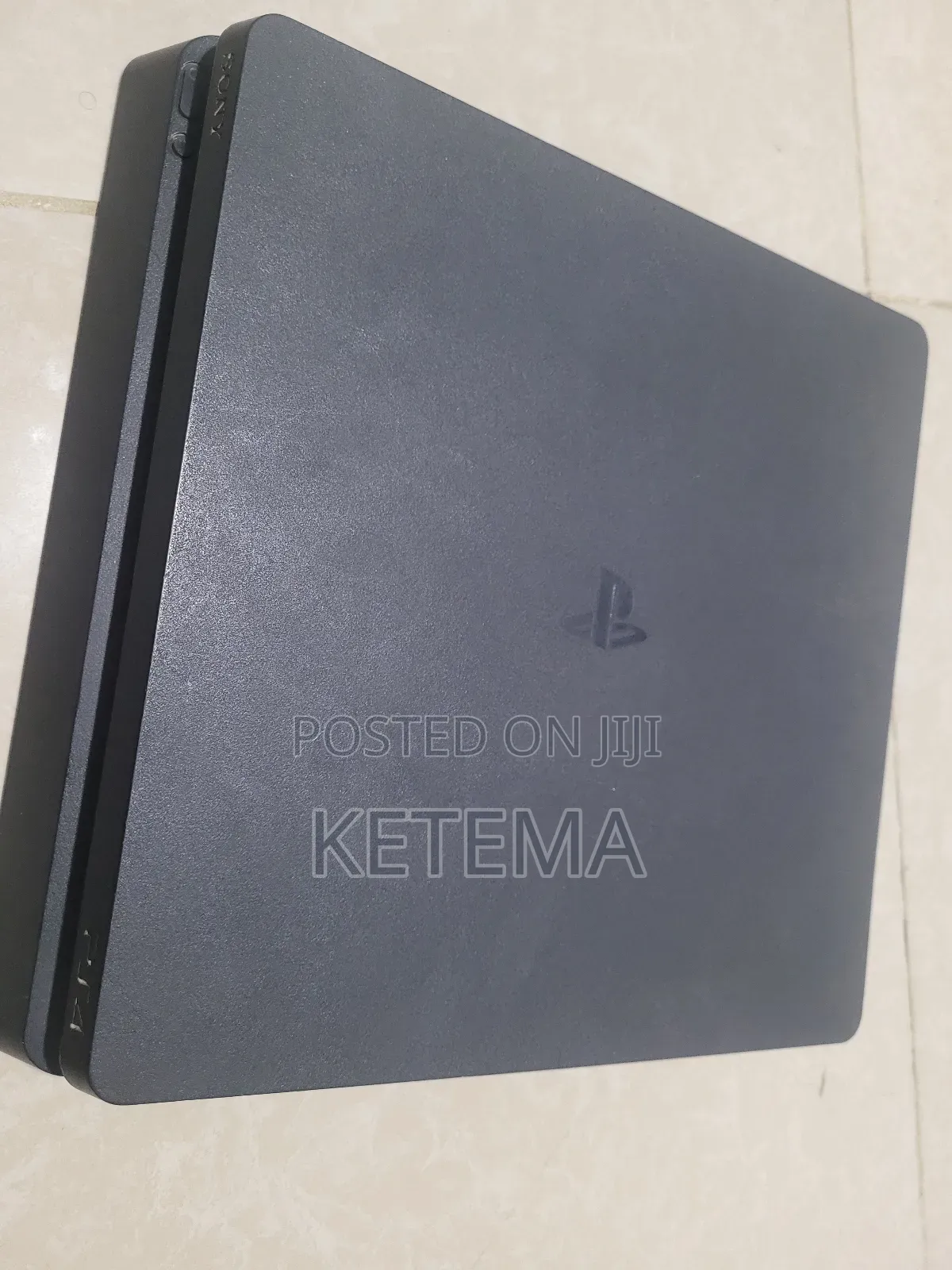 Playstation 4 Eslim