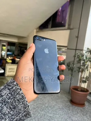 New Apple iPhone 8 Plus 64 GB Black