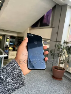 New Apple iPhone 8 Plus 64 GB Black