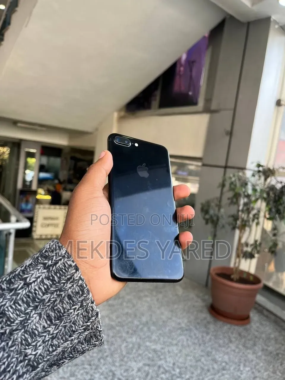 New Apple iPhone 8 Plus 64 GB Black