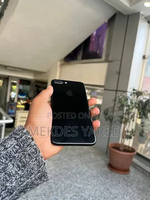 New Apple iPhone 8 Plus 64 GB Black