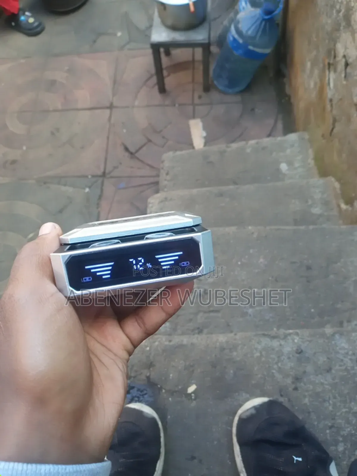M99 Headphones