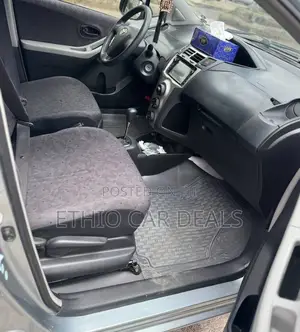Toyota Yaris 2010 Silver