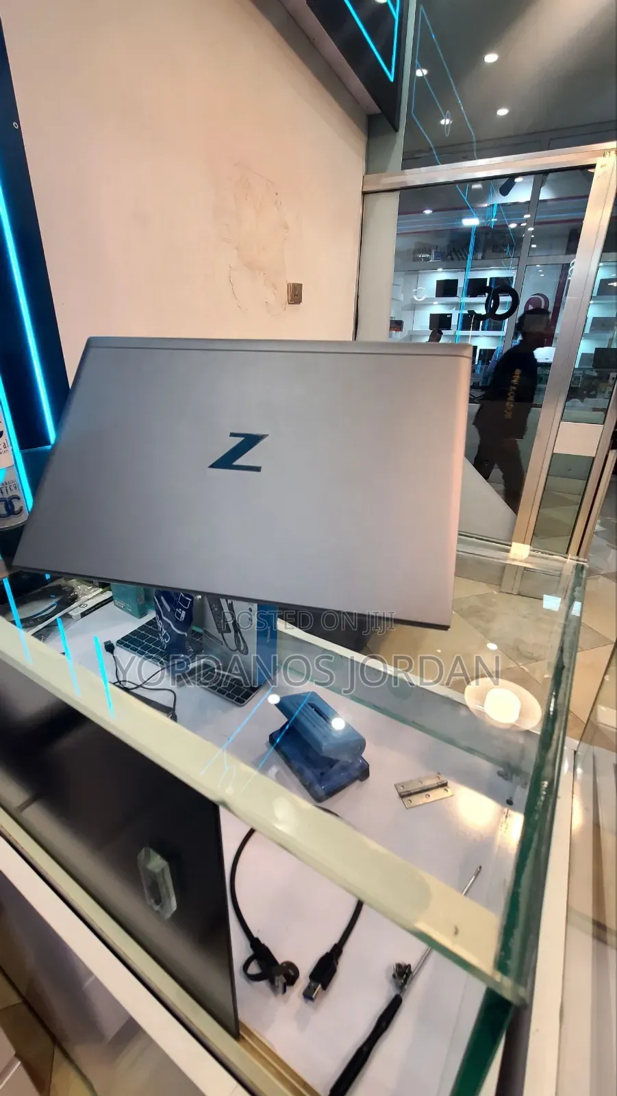 New Laptop HP ZBook Firefly G8 16GB Intel Core i7 SSD 512GB