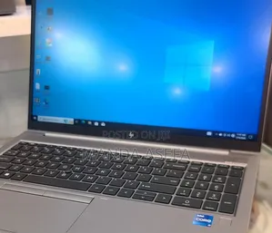 New Laptop HP ZBook Firefly G8 16GB Intel Core i7 SSD 512GB