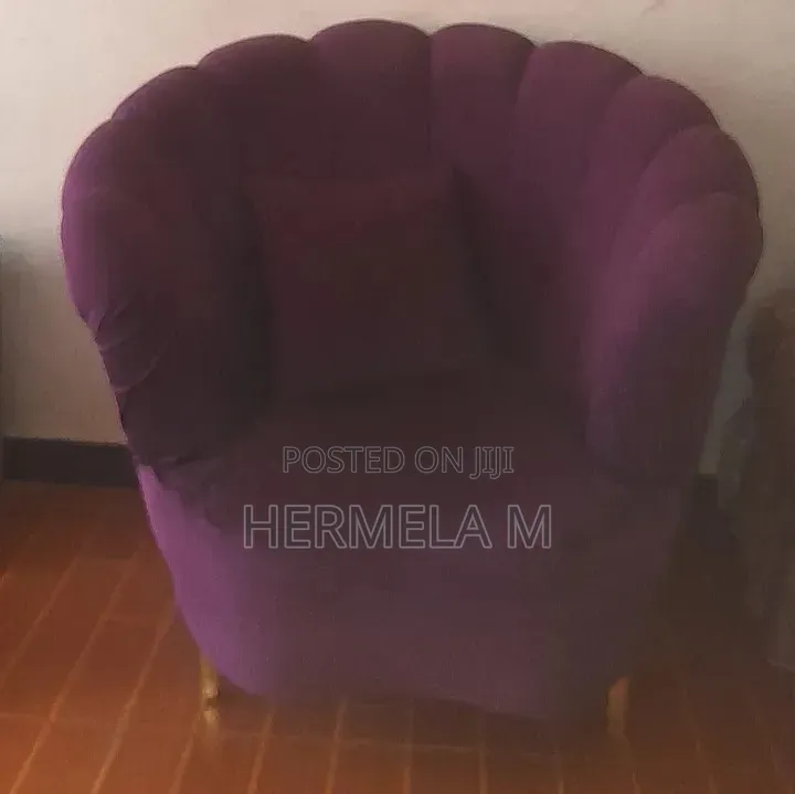 2 One Sit Sofas