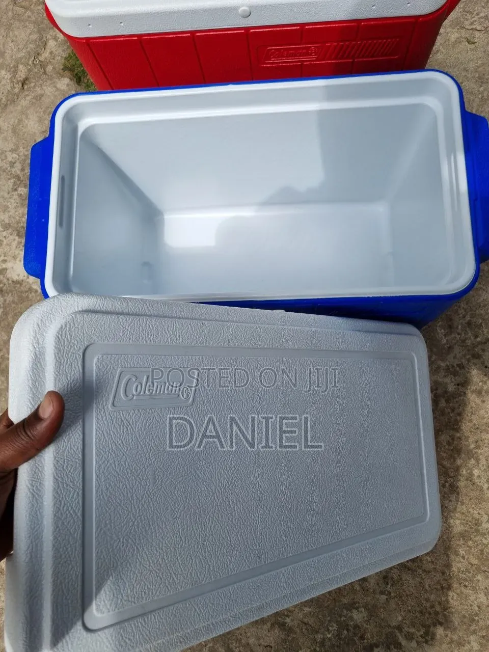 (Cooler) ከ Coleman Company ነው።