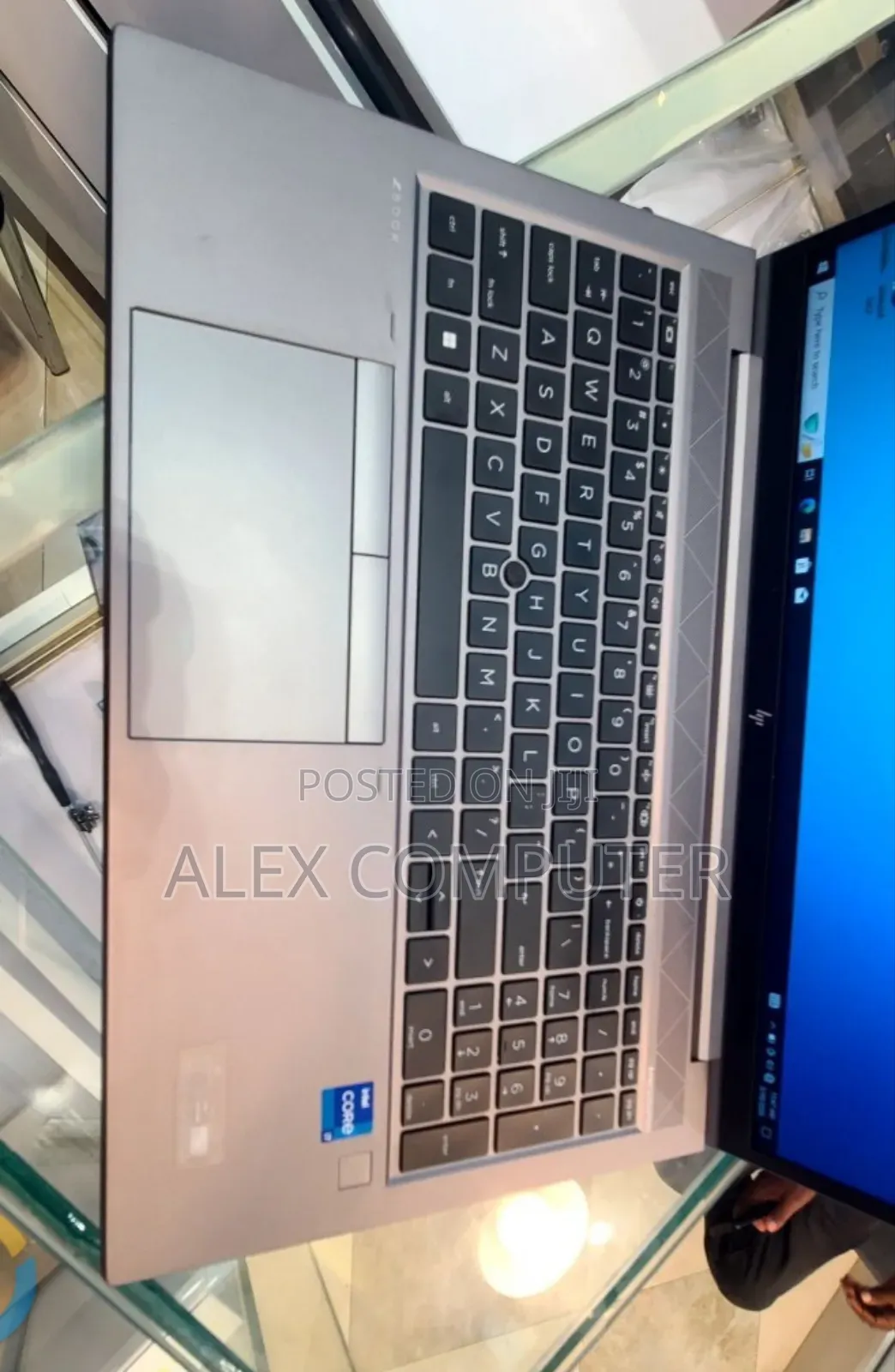 New Laptop HP ZBook Firefly G8 16GB Intel Core i7 SSD 512GB