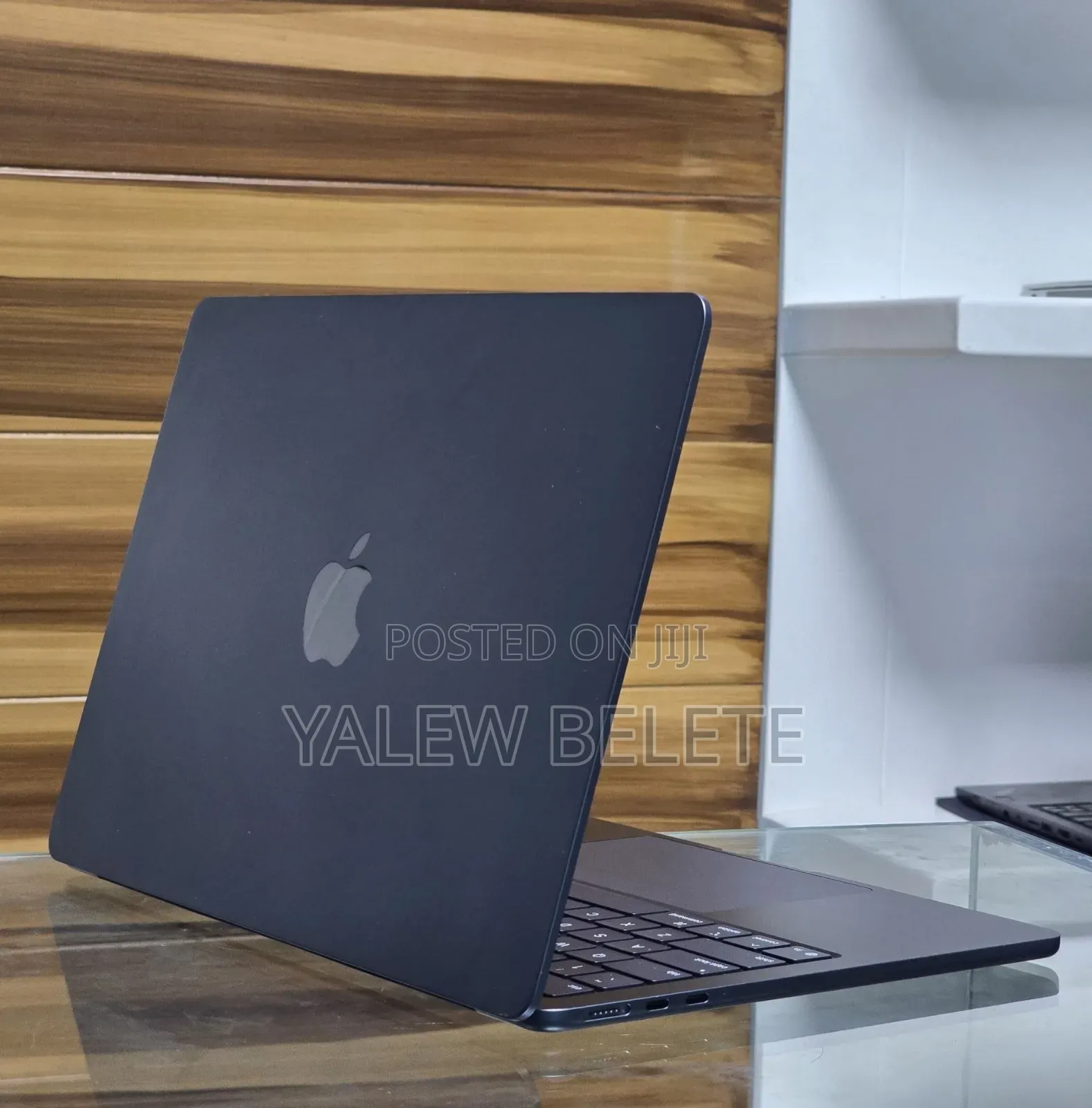 New Laptop Apple MacBook Air 2025 M4 13-inch 16GB Apple M4 SSD 256GB