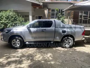 Toyota Hilux 2016 Silver