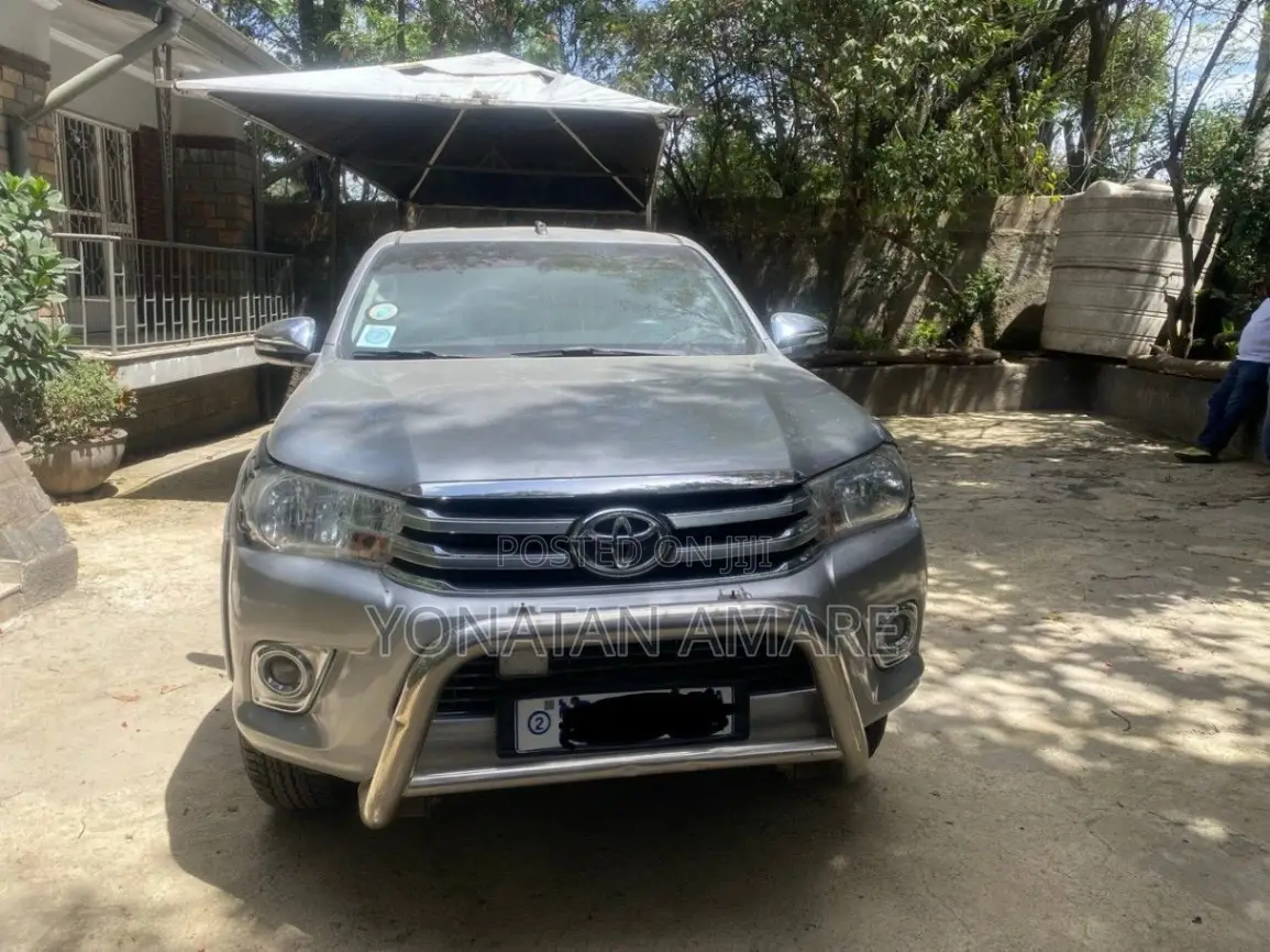 Toyota Hilux 2016 Silver
