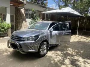 Toyota Hilux 2016 Silver