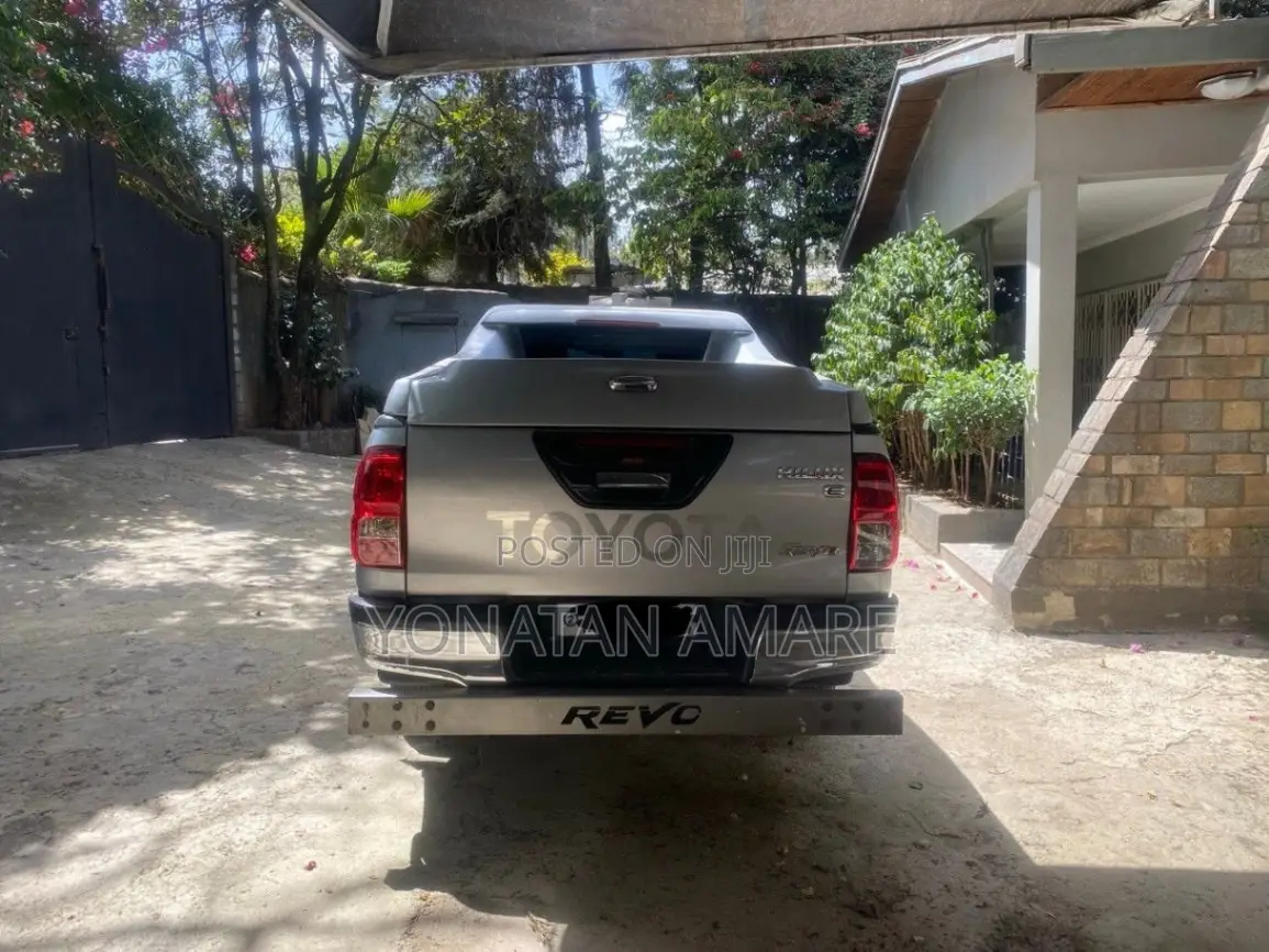 Toyota Hilux 2016 Silver