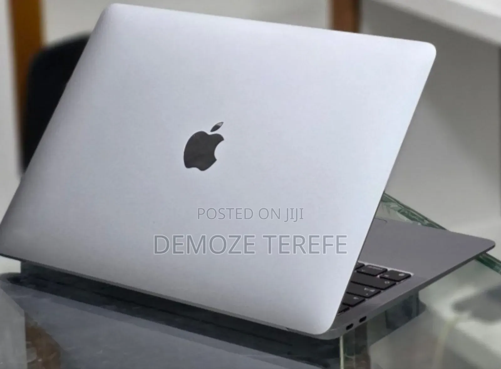 New Laptop Apple MacBook 8GB Apple M1 SSD 256GB
