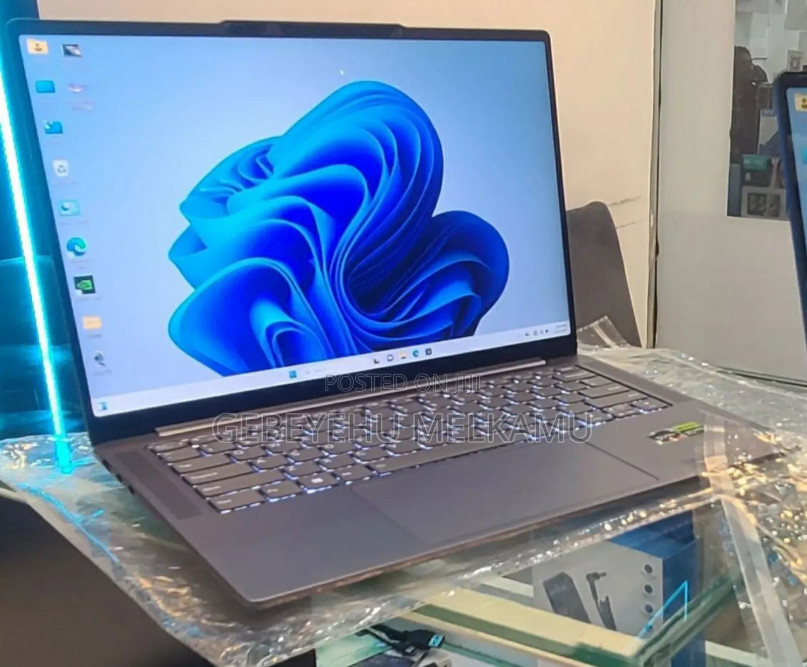 New Laptop Lenovo 16GB AMD Ryzen 7 SSD 512GB