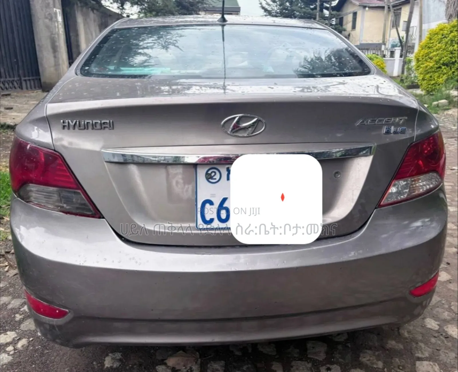 Hyundai Accent 2012 Pink