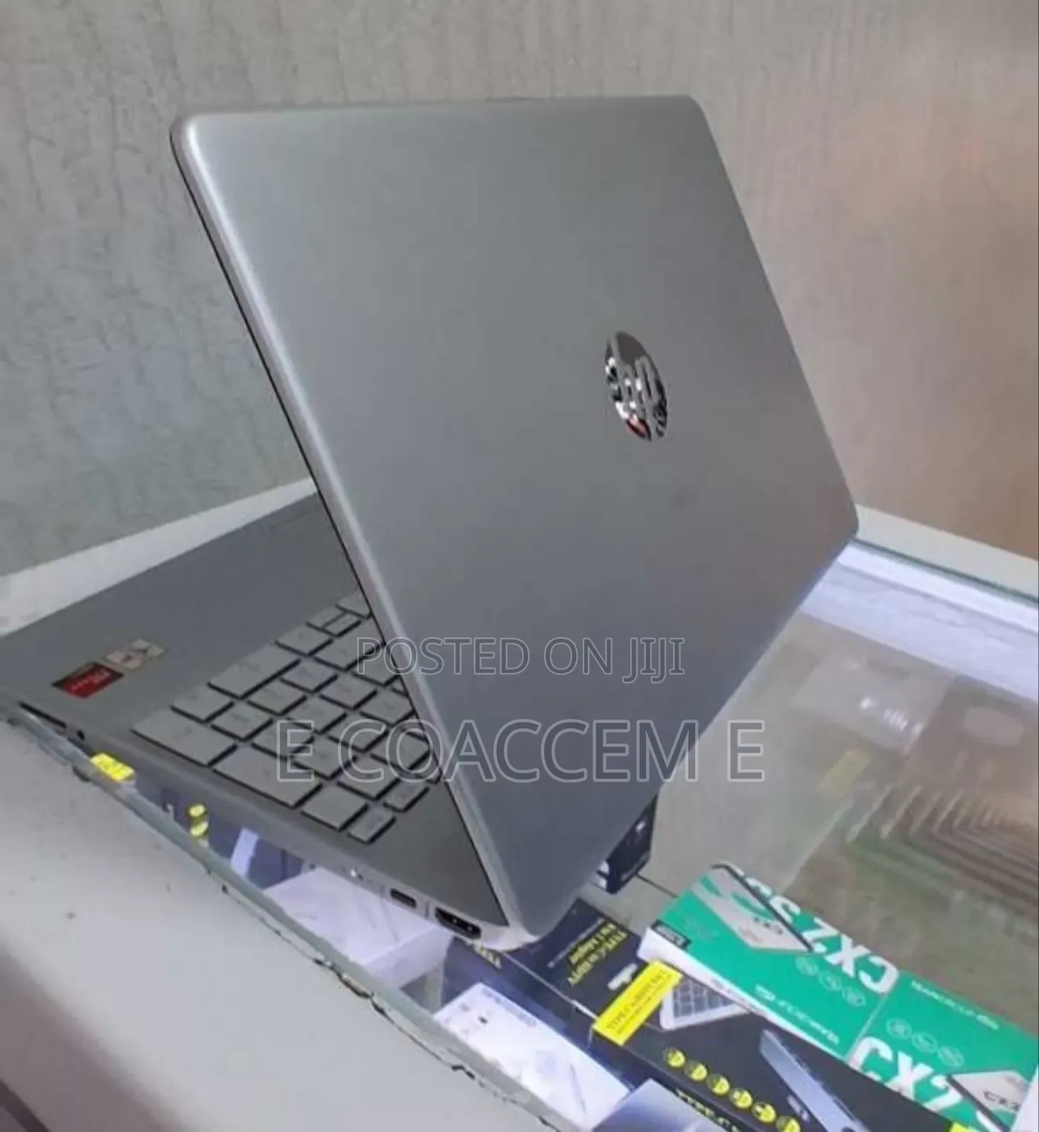 New Laptop HP 8GB AMD SSD 512GB
