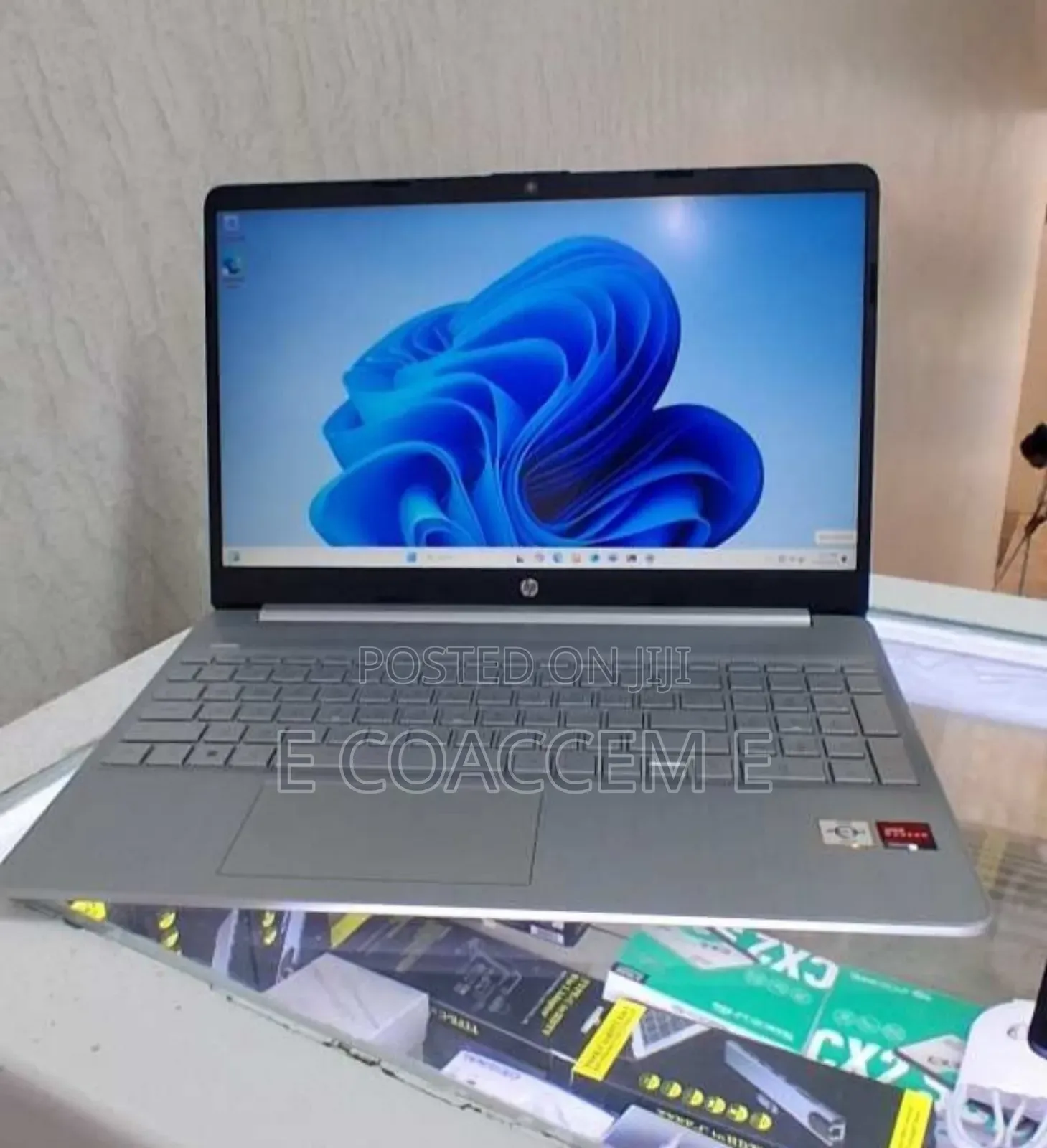 New Laptop HP 8GB AMD SSD 512GB