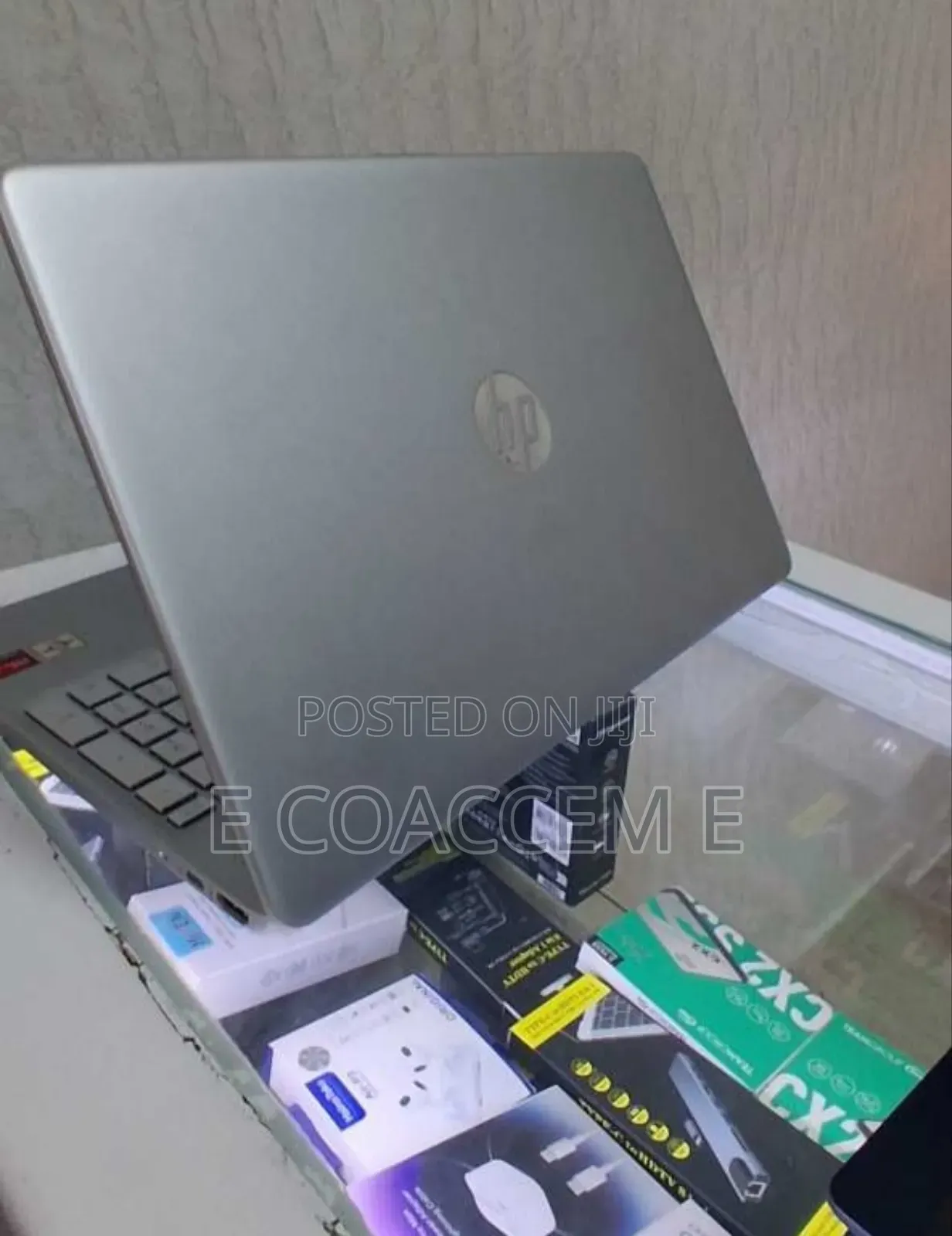 New Laptop HP 8GB AMD SSD 512GB