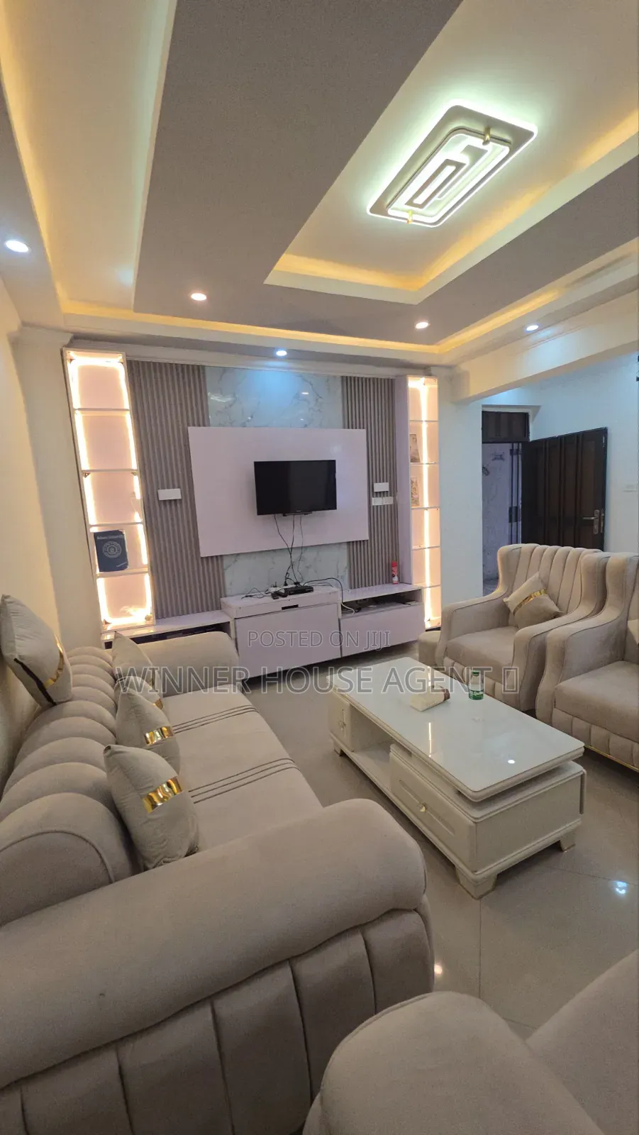 Furnished 3bdrm Condo in አራብሳ ኮንዶሚኒየም, Bole for sale