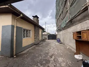 3bdrm House in Gullele for sale
