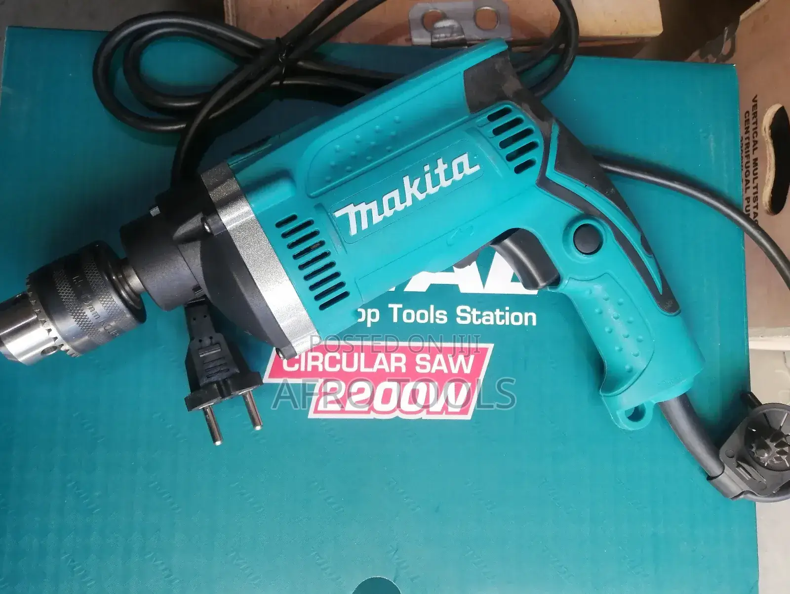 Makita 750w Impact Drill